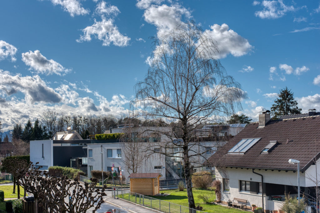Blauer Himmel nach Regen