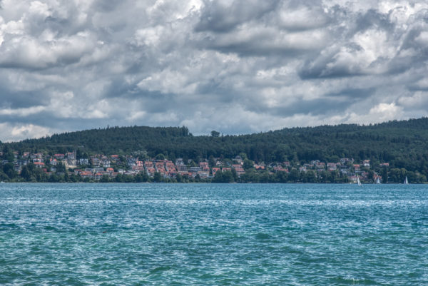 Blick von Insel Mainau ans Ufer