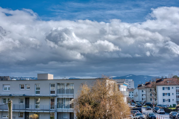 Wolken am blauen Himmel